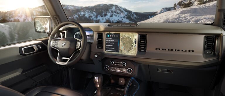 Bronco Cockpit:  The purpose-built Instrument Panel was inspired by the first-gen model, with gauges and controls that are clearly visible and intuitive.